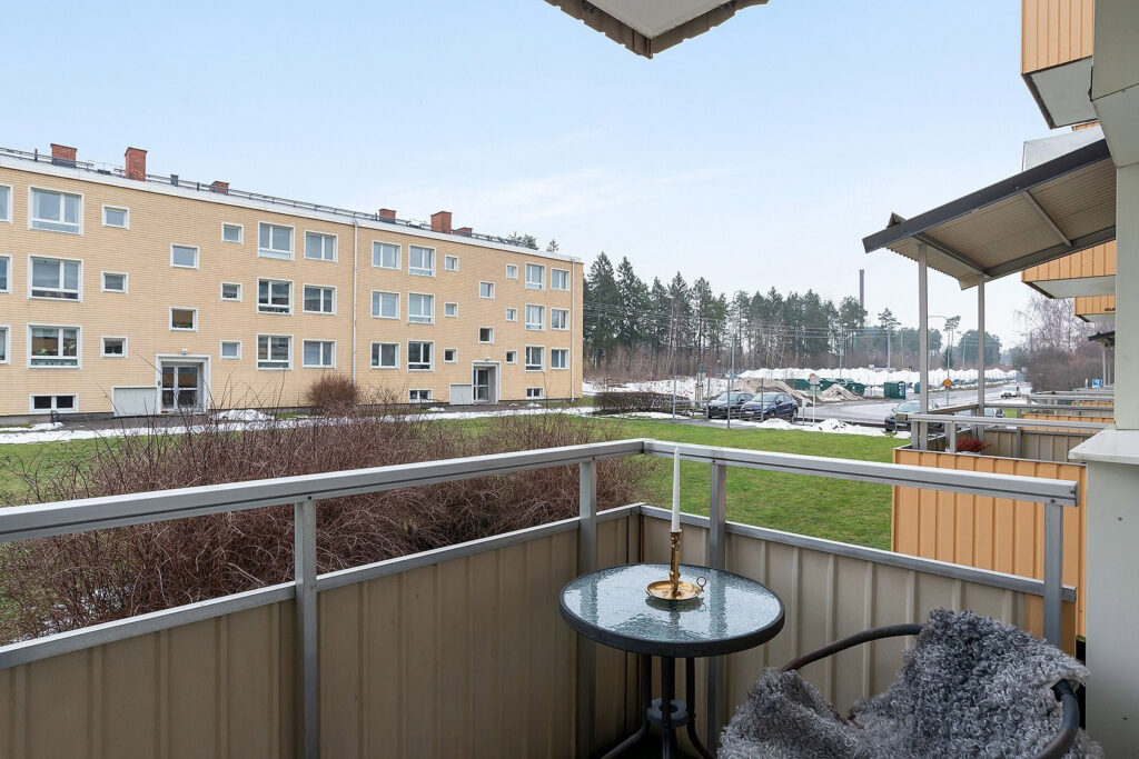 Fönstermontage i bostadsrättsförening. Björknäs Nacka Stockholm